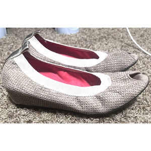 Pas de Rouge Wedge Ballet Flats Slip On Shoes Beige Suede Size 35.5 Italy